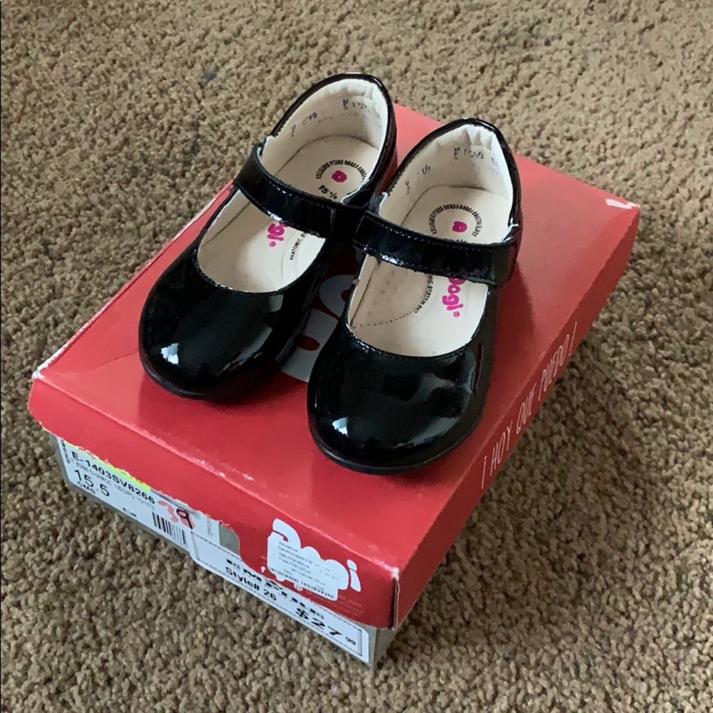 Dogi patent leather Black flats